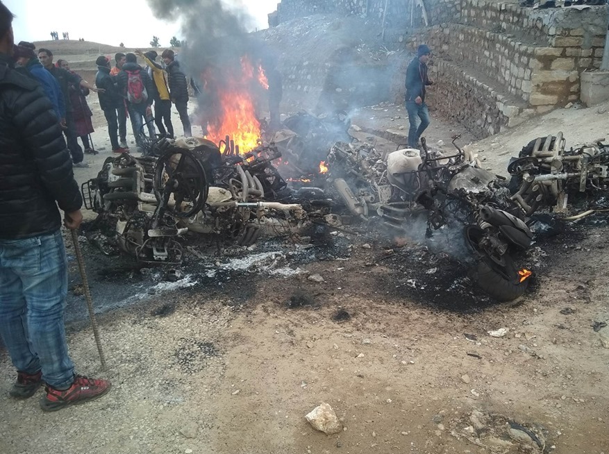 राष्ट्रिय प्रसारण लाईनको कार्यक्रममा झडप, दर्जनौ मोटरसाइकल जलाईयो