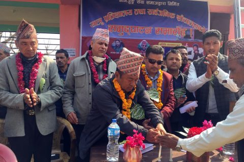 सहयोग रकम जुटाएर गोरखाको नाम्जुङबासीले बनाए प्रतिक्षालय