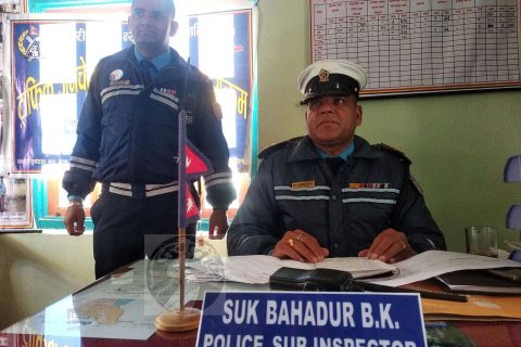 गोरखामा भाडामा यात्रु बोक्ने रातो प्लेटका दुई सवारी साधनलाई ५/५ हजार जरिवाना