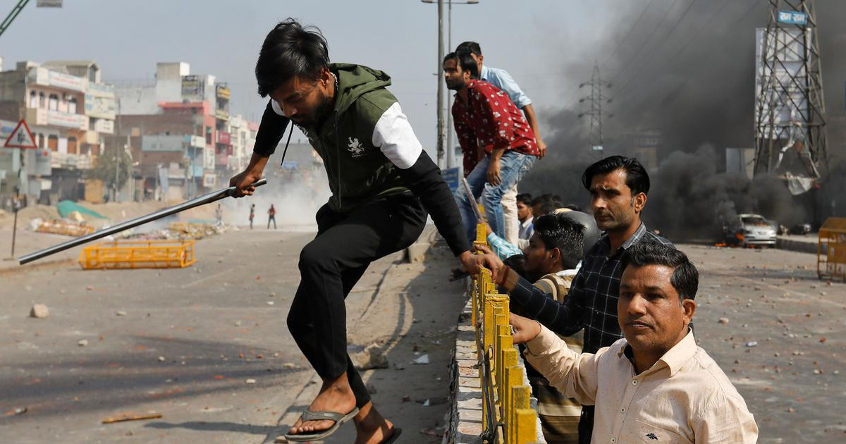 दिल्लीमा भड्कियो हिसां : १३ जनाको ज्यान गयो