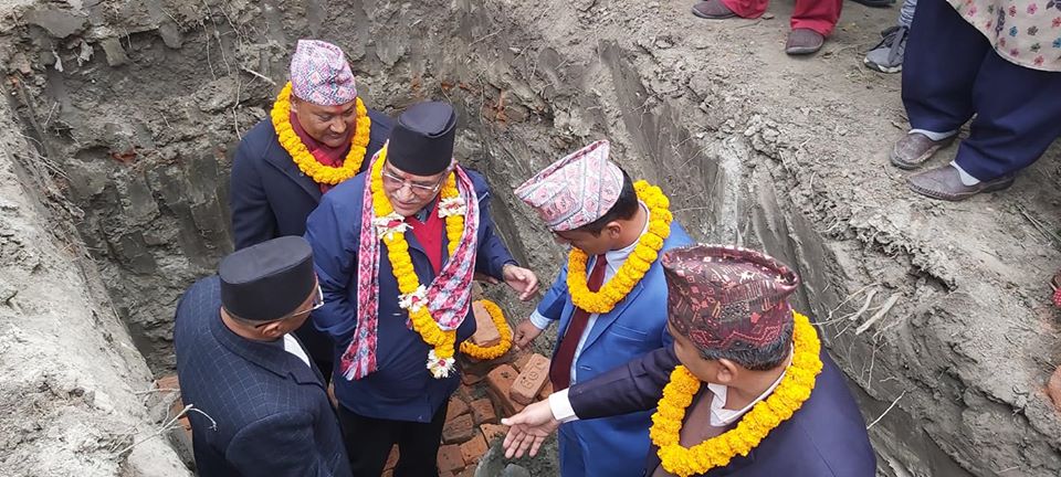 प्रचण्डले भन्नुभयो, ‘सत्तामा पुगेपछि कम्युनिष्ट नेताहरु आर्दशबाट बिचलित हुनेगरेका छन् ’ (फोटो फिचर सहित)