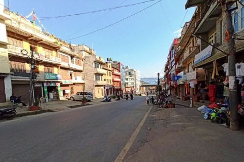 कोरोनाको त्रासले खोस्यो गोरखाबासीको होली : मुख्य सडक दिनभर लगभग सुनसान जस्तै