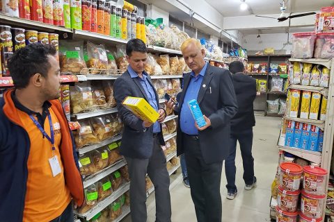ग्राहक बनेर बजार निस्किएका उद्योगमन्त्रीलाई नै व्यापारीले बढि मूल्य लिएपछि….