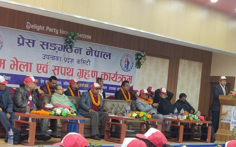 सरकार असफल भए विदेशी हस्तक्षेप र प्रतिगमनमा खतरा हुन्छ : प्रवक्ता श्रेष्ठ