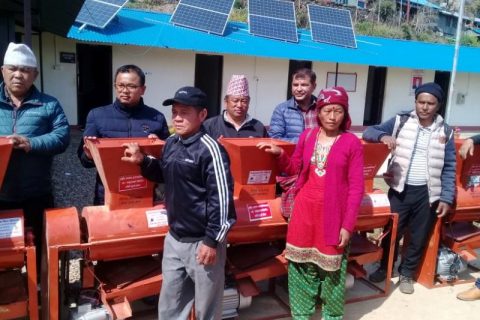 शहिदलखन गाउँपालिकाद्धारा कृषक समुहलाई अनुदानमा कोदो कुट्ने मेसिन बितरण