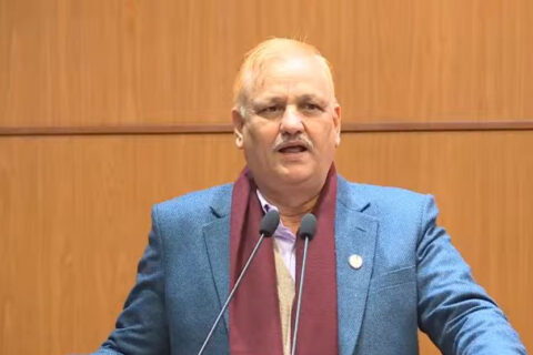 बजारमा उपभोग्य बस्तु सहज नभए उद्योग, डिलर र सबडिलरको लाइसेन्स खारेज हुन्छः मन्त्री भट्ट