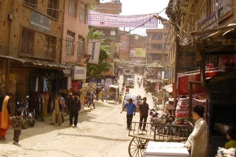 टिप्परको ठक्करले आमा छोरीको मृत्यु : पनौतीमा अनिश्चितकालीन कर्फ्यु
