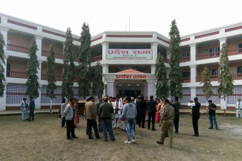 राजधानीको टुंगो लगाउन प्रदेश न. २ मा मतदान सुरु