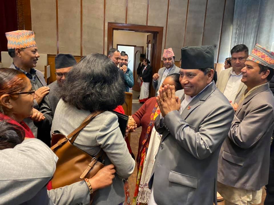 नेकपाका प्रबक्ता श्रेष्ठ सहित १८ सदस्यले लिए राष्ट्रियसभा सदस्यको शपथ