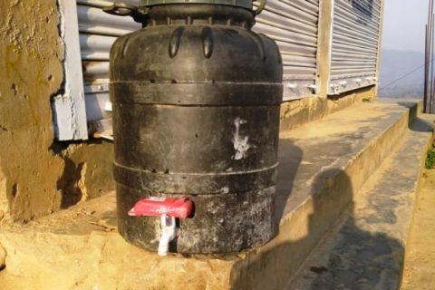 बोर्लाङको ठाँटी बजारमा सार्वजनिक स्थलमा साबुनपानीले हात धुने व्यवस्था