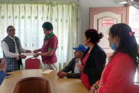 कोरोना बिरुद्ध लड्न गोरखाका स्थानीय तहलाई साधनाको रु ४ लाख सहयोग