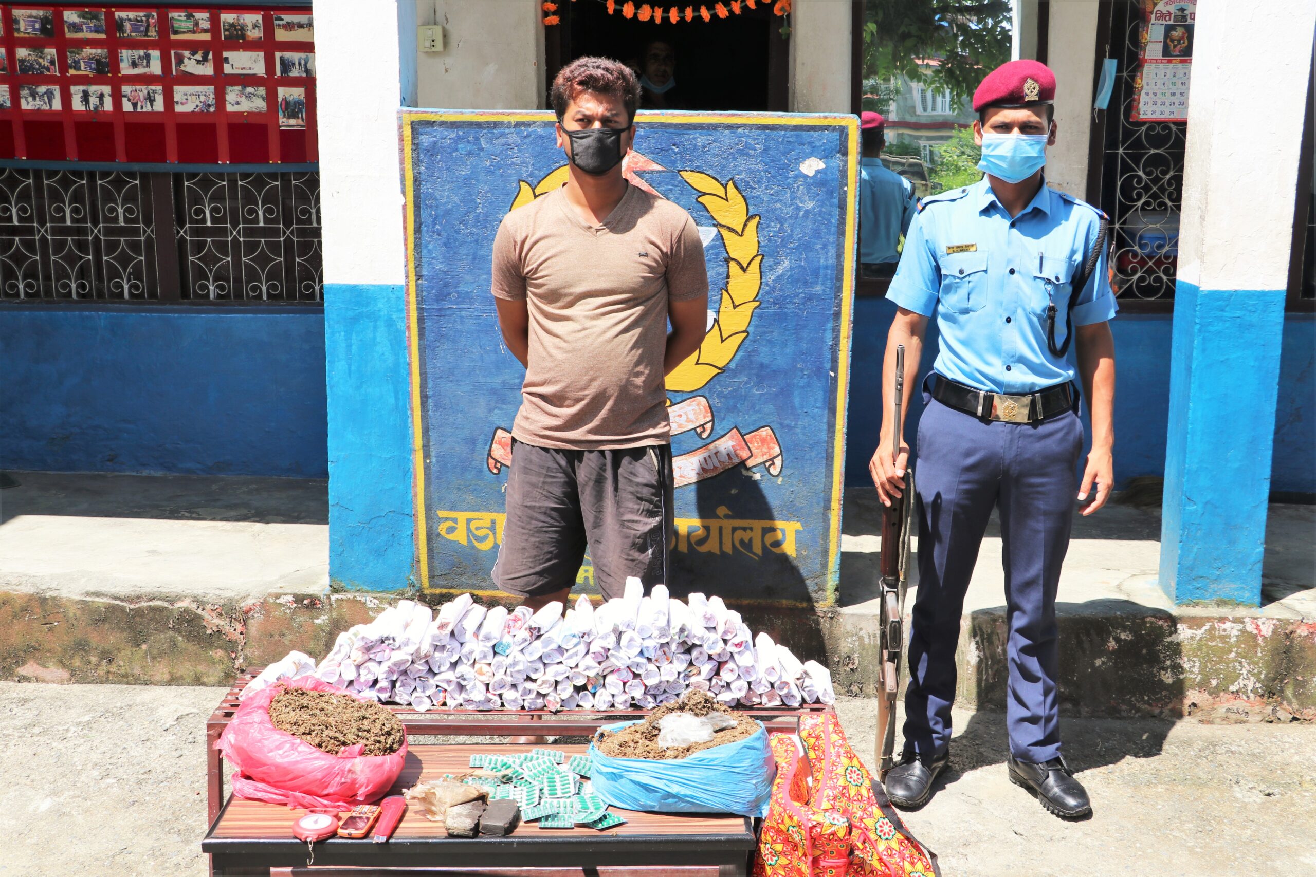 रानीपौवामा ठुलो मात्रामा लागु औषध सहित एक युवा पक्राउ