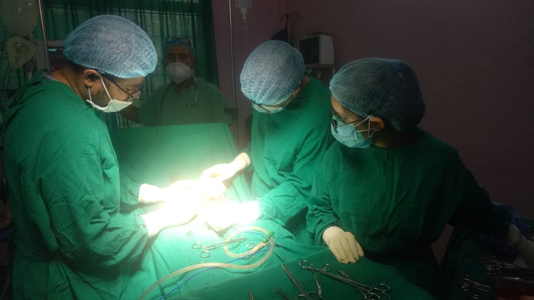 गोरखा अस्पतालमा १८ महिनादेखि रोकिएको अप्रेसन सेवा आजदेखि सुुरु