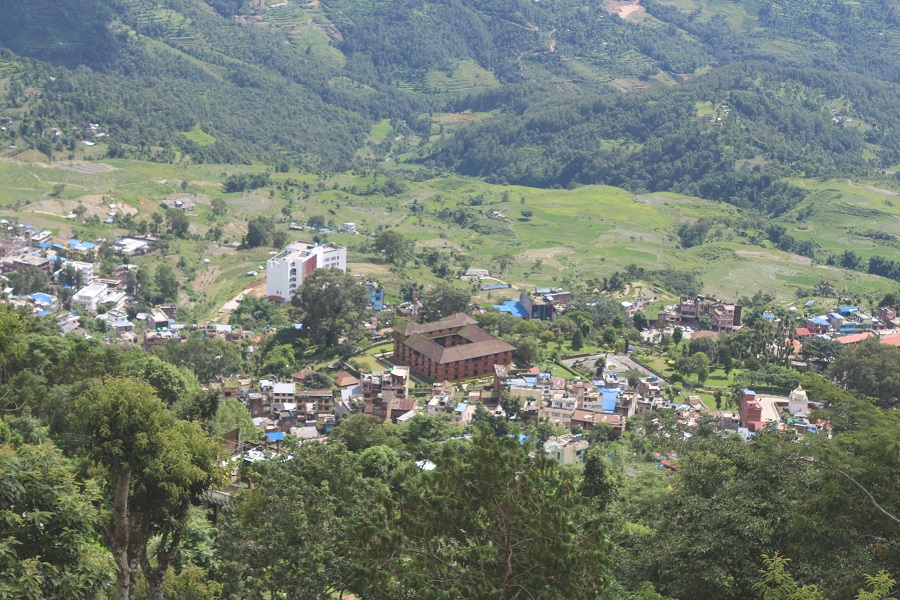 माथिल्लो गोरखा दरबारबाट देखिएको तल्लो गोरखा दरबार