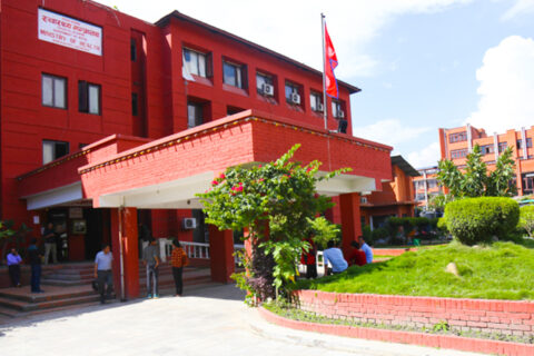 स्वास्थ्य संस्थामा पनि सातामा दुई दिन सार्वजनिक विदा