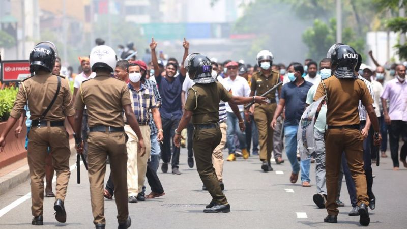 श्रीलंकामा हट्यो संकटकाल