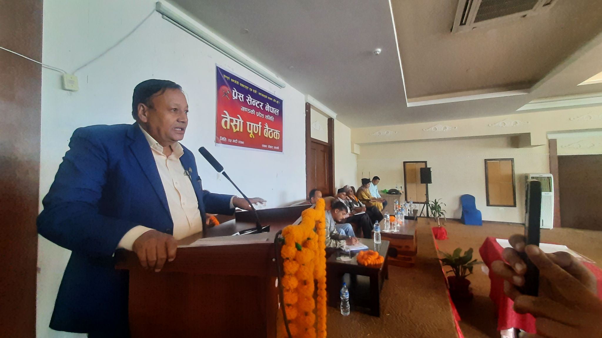 माओवादीले ल्याएको प्रणालीमा अरूले रजाईँ गर्दा समस्या भयो : शिक्षा मन्त्री पौडेल