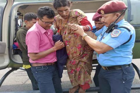 सुत्केरी व्यथाले छट्पटाएकी महिलाको हवाई उद्धार