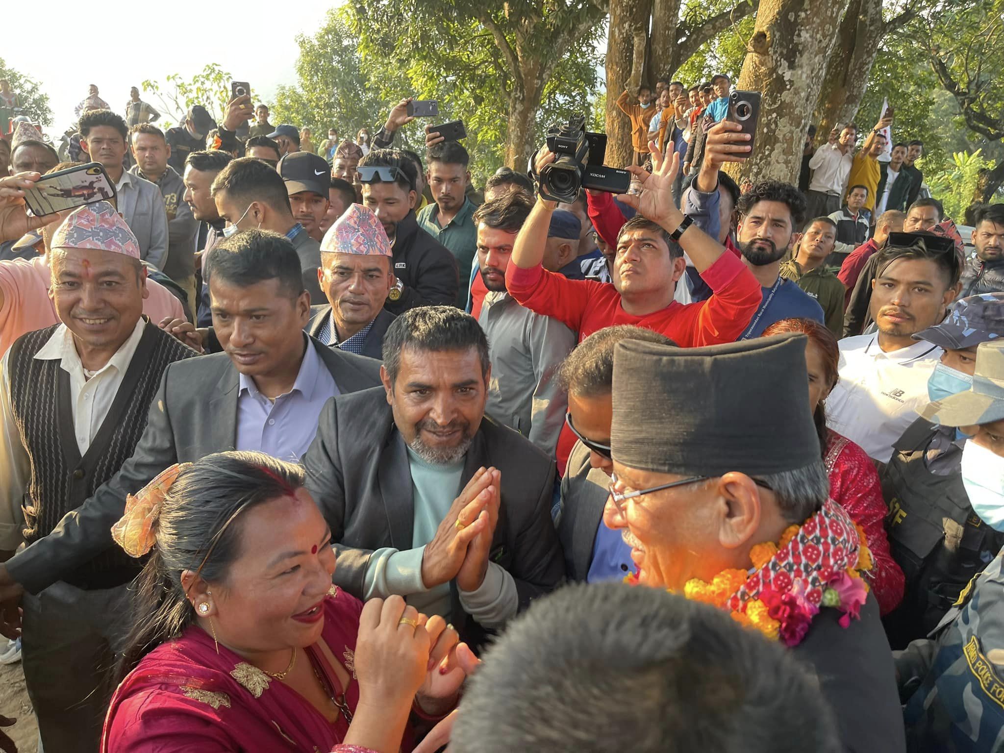 गोरखामा प्रचण्डको सानदार इन्ट्रीले अत्तालिए साईवर स्यालहरु,फैलाउन थाले भ्रामक प्रचार र अफवाह