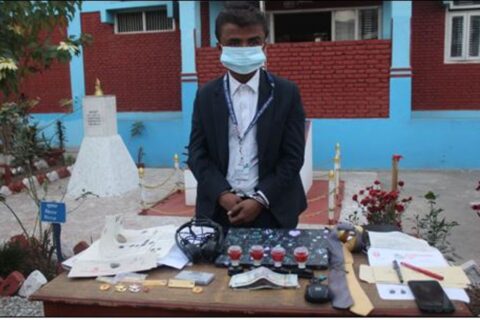 नक्कली प्रशासकिय अधिकृत बनेर हिड्दै गरेका गोरखाका एक युवक पक्राउ