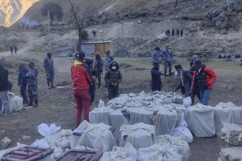 हुम्लामा ४ दिनदेखि मतपेटिका अलपत्र, लिमी गएका कर्मचारी अझै फर्किन सकेनन्