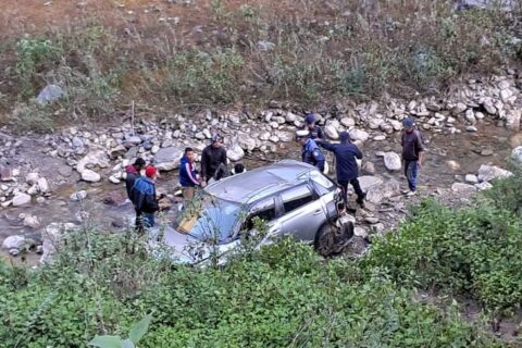 अर्घाखाँचीमा कार दुर्घटना : एकै परिवारका ५ जना घाइते, २ को अवस्था गम्भीर