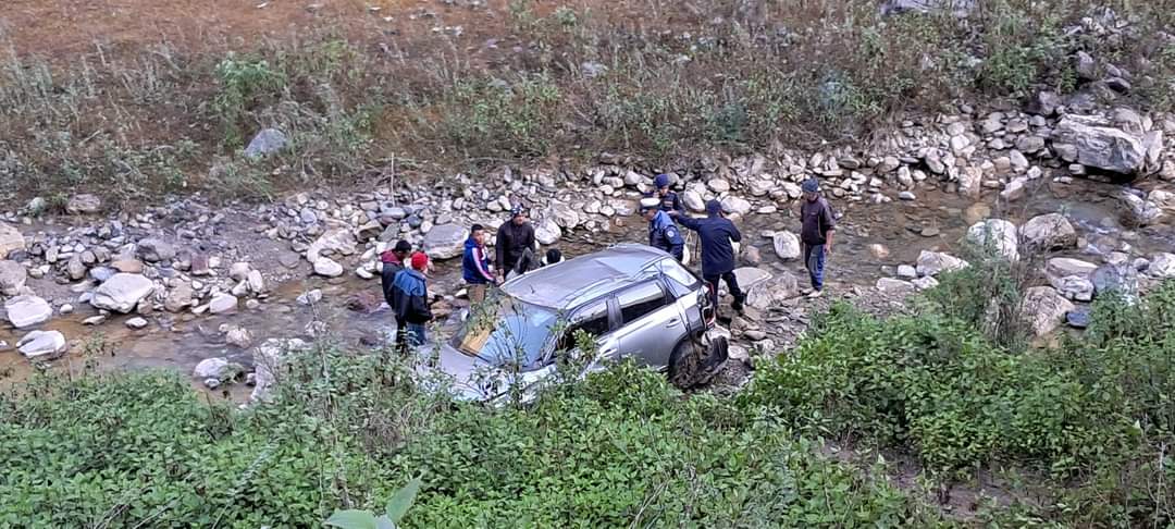 अर्घाखाँचीमा कार दुर्घटना : एकै परिवारका ५ जना घाइते, २ को अवस्था गम्भीर