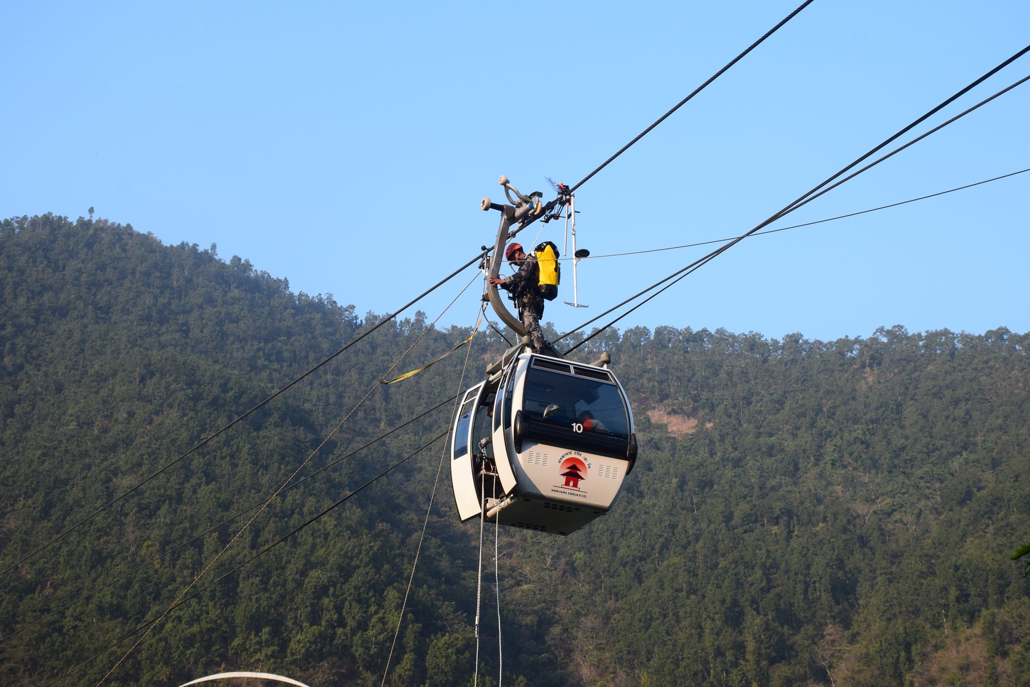 केवलकार रोकिएमा गरिने उद्वार सम्बन्धि सशत्रले गर्यो अभ्यास