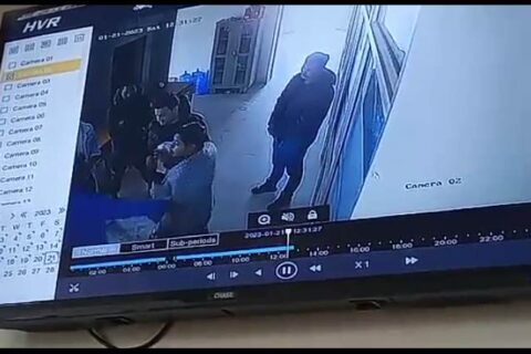 पालुङटार नगरपालिकाका मेयर बिवस चिन्तनको स्वकिय सचिव माथि कार्यालय भित्र कुटपिट