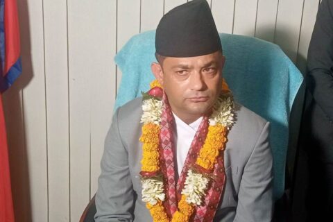 स्वास्थ्यमन्त्री गिरी पर्वतबाट मन्त्री बन्नेमा पहिलो