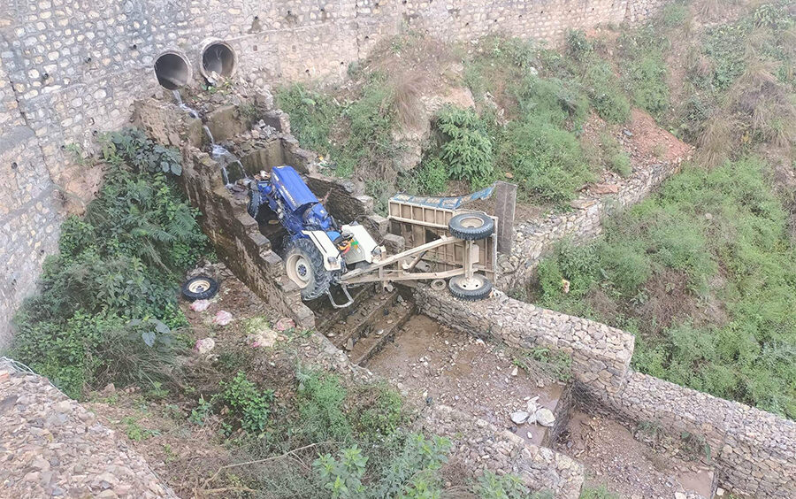 ट्याक्टर दुर्घटना हुँदा एक जनाको मृत्यु, ४ जना घाइते