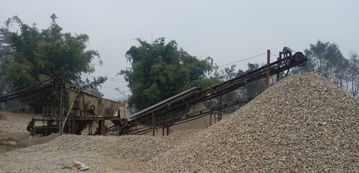 गोरखाका क्रसर र बालुवा प्रशोधन केन्द्रमा प्रशासनको तालाबन्दी