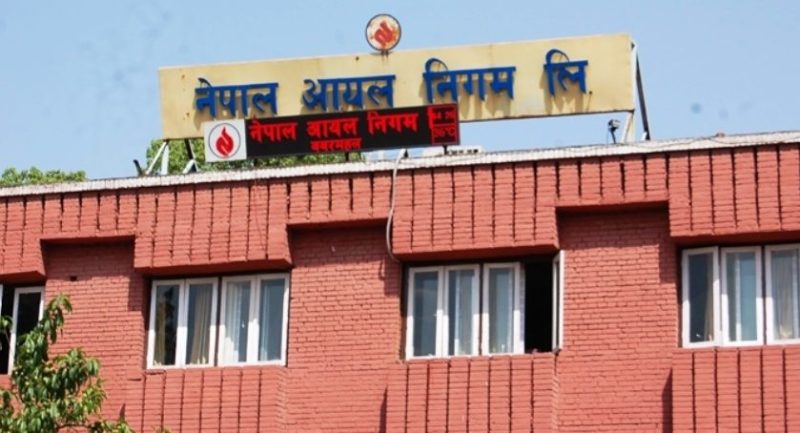 ऋणको कारण देखाउँदै आयल निगमले घटाएन इन्धनको मूल्य