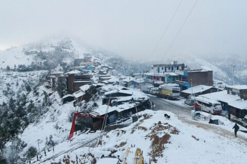 हिमाली भेगमा आजबाट हिमपात