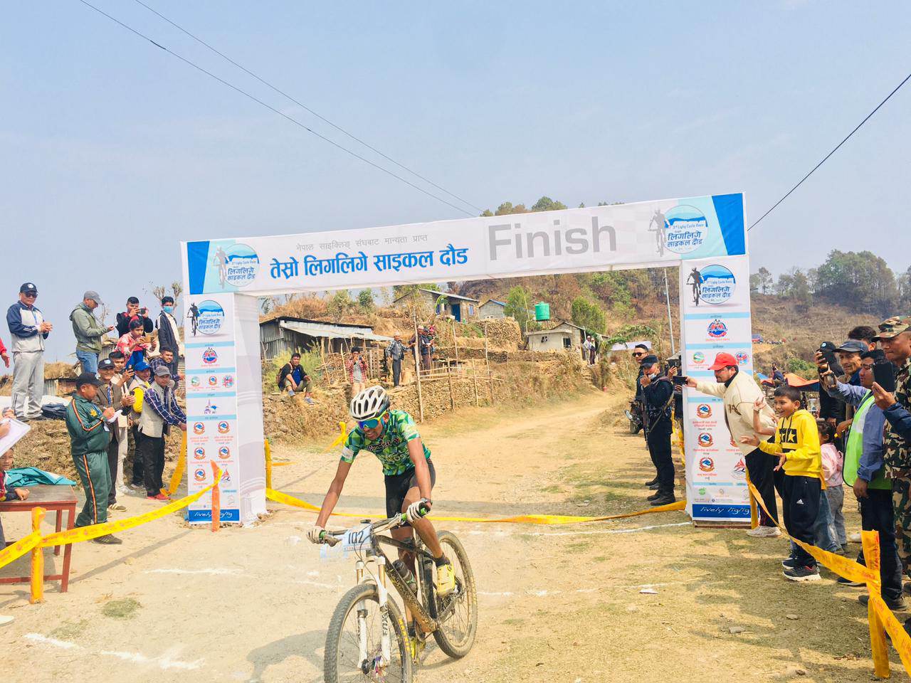 नेपाली सेनाका टमाटाले जिते तेस्रो लिगलिगे साइकल दौड