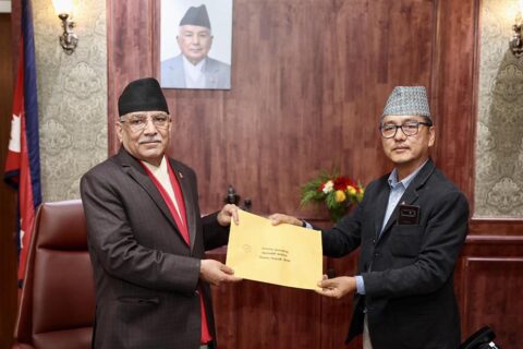 प्रधानमन्त्री प्रचण्डलाई राप्रपाले बुझायो ज्ञापन पत्र
