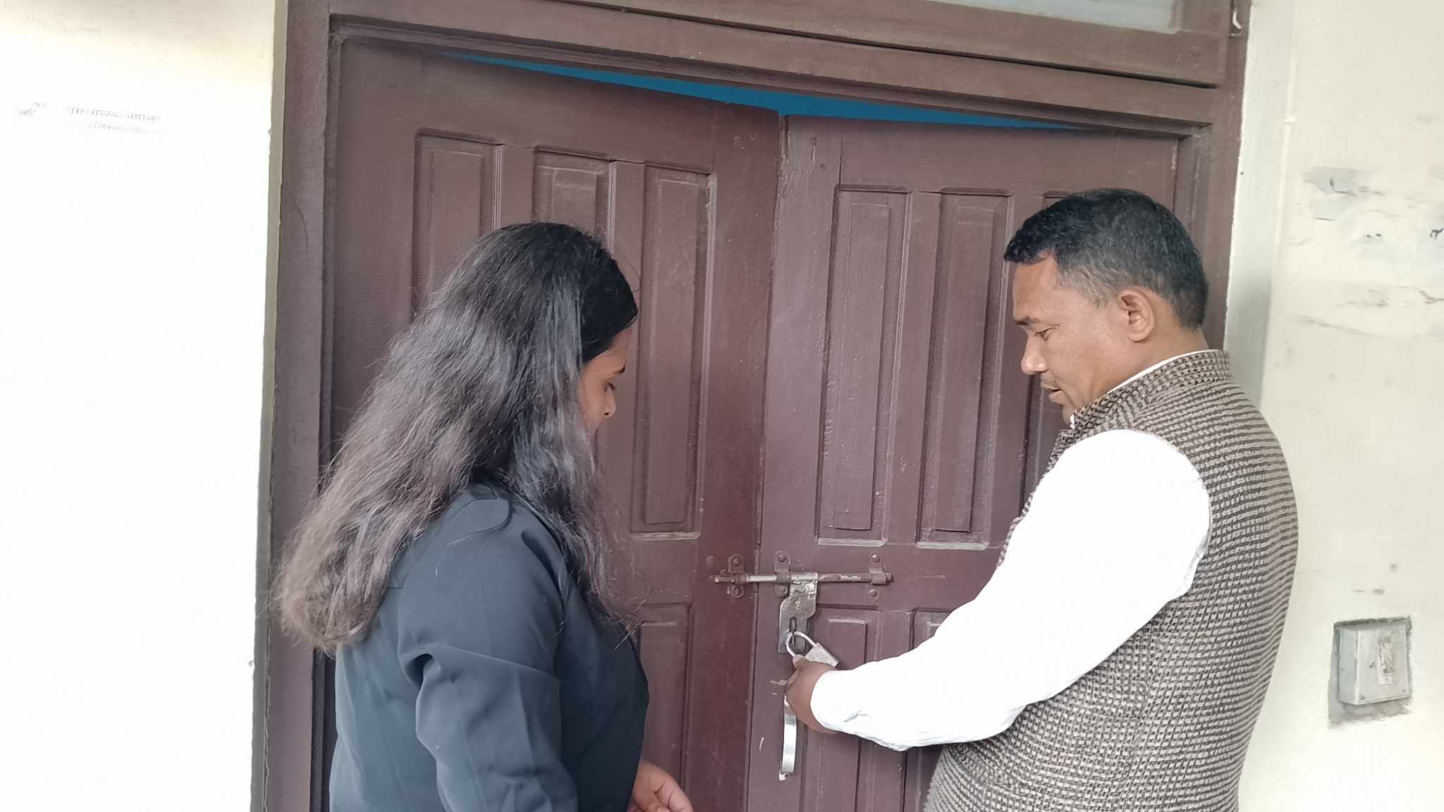 पत्रकार महासंघ गोरखा शाखामा लगाइएको ताला ३५ दिन पछि खुल्यो