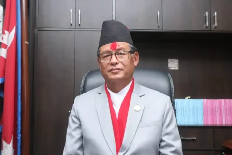 कानुनमन्त्री गुरुङ अस्पताल भर्ना