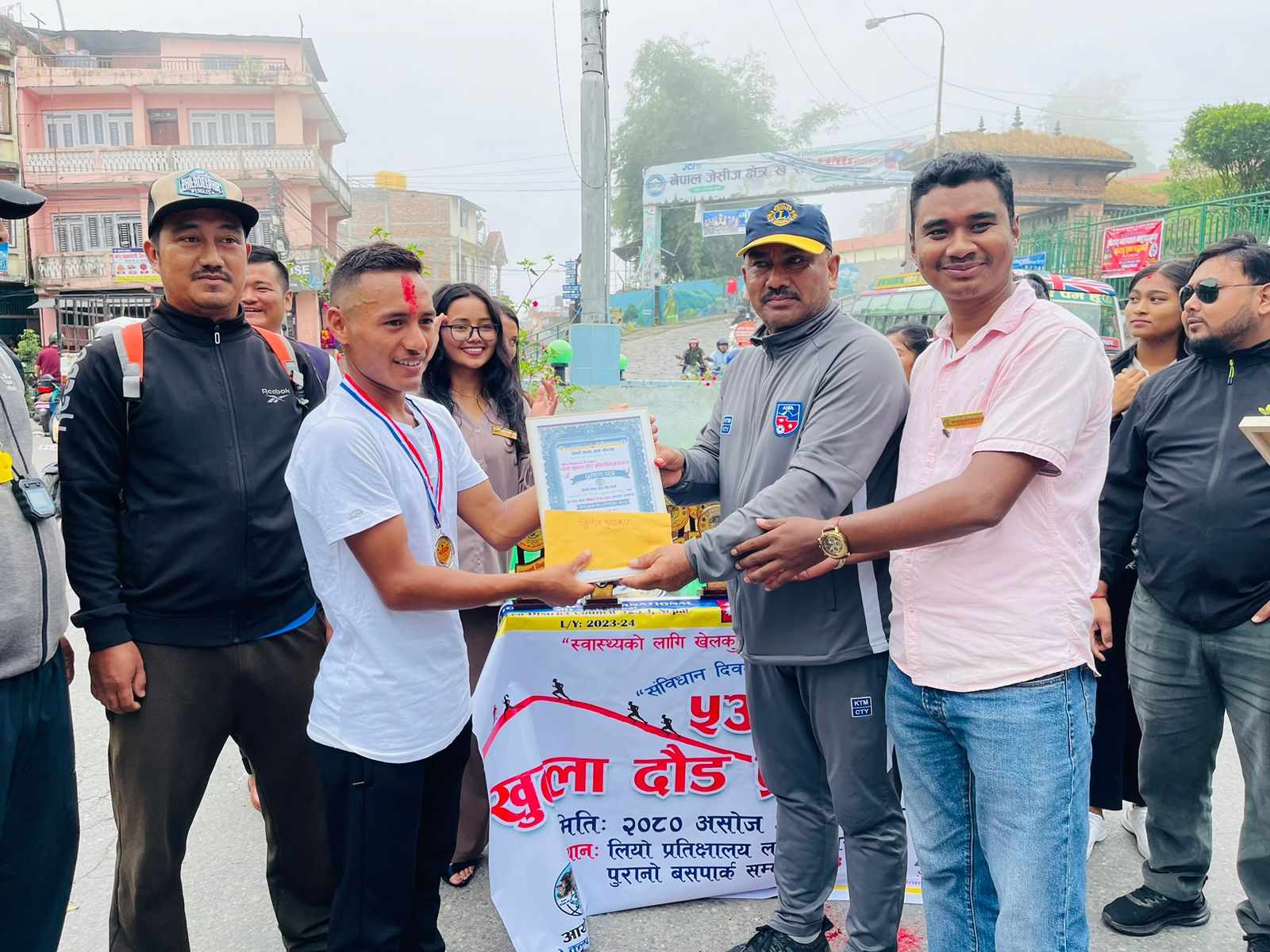 नवौं संविधान दिवसको अबसरमा गोरखा सदरमुकाममा खुल्ला दौड प्रतियोगिता सम्पन्न