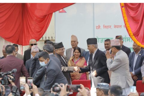 कांग्रेसको चियापानमा एमाले शीर्ष नेता सहभागी