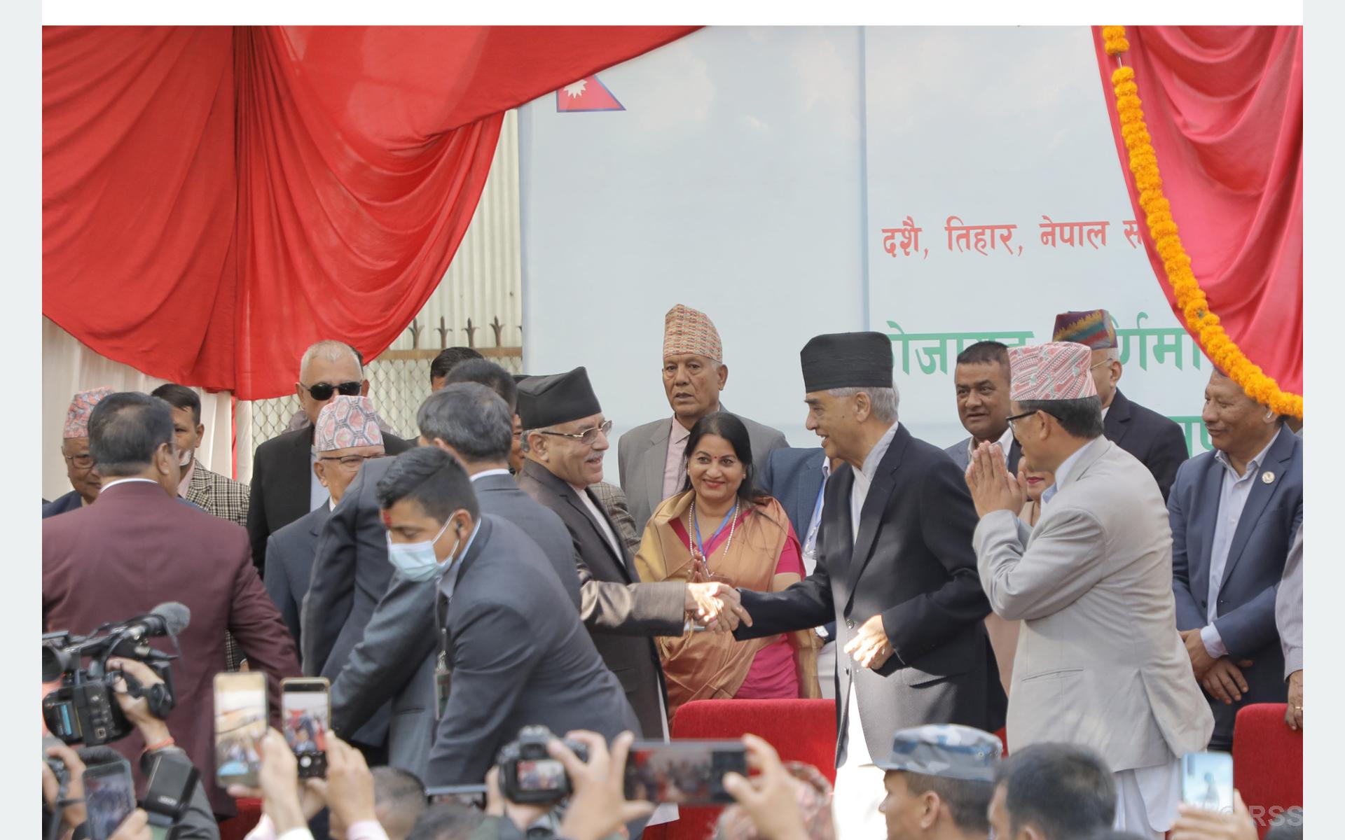 कांग्रेसको चियापानमा एमाले शीर्ष नेता सहभागी