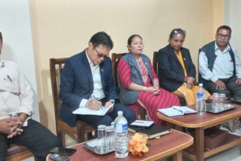 पर्यटनमन्त्री किरातीको अगुवाइमा मनकामना मन्दिर परिषरको सरसफाई