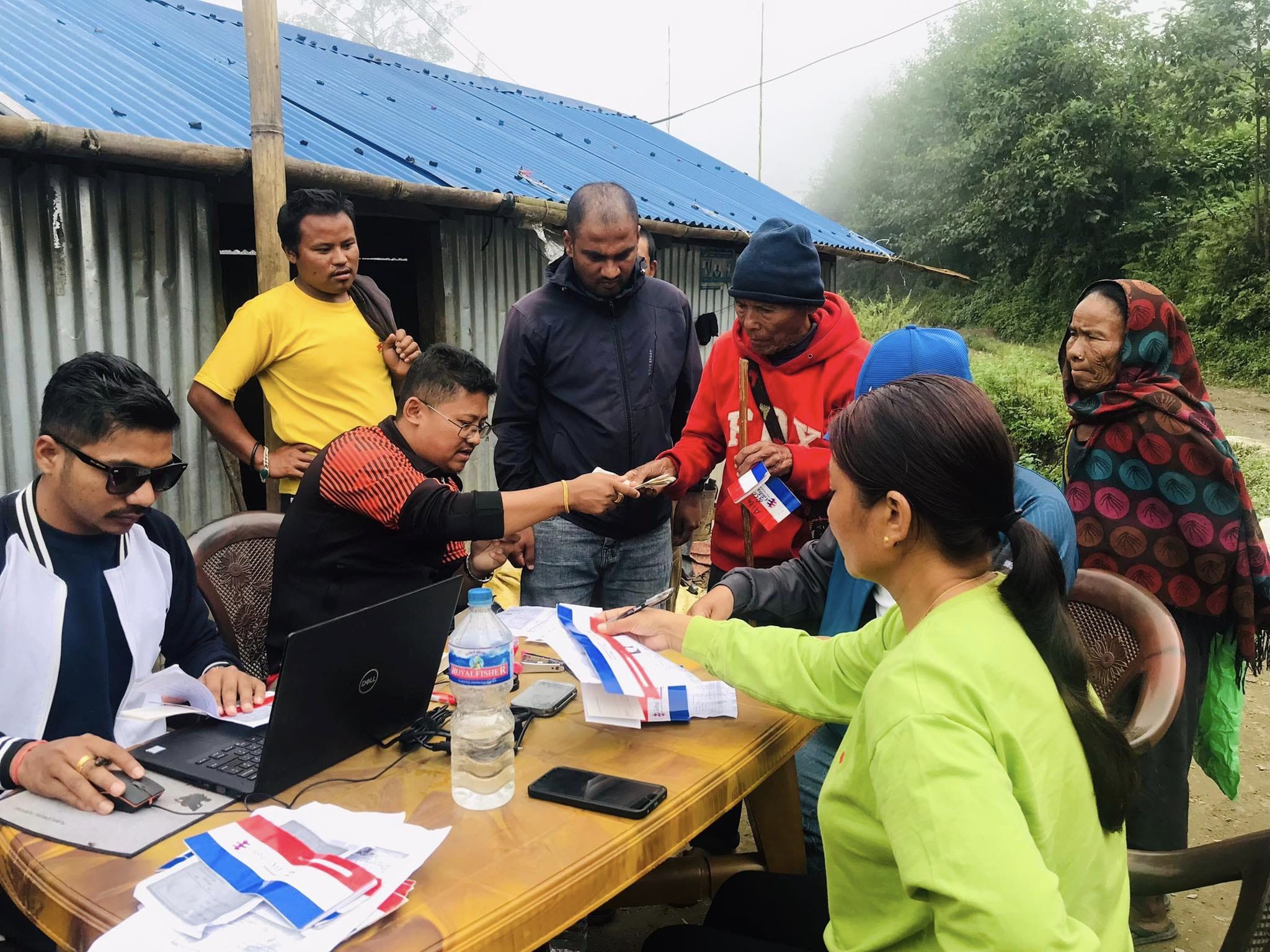 घरैमा सामाजिक सुरक्षा भत्ता पाएपछि बारपाक सुलिकोट गाउँपालिकाका जेष्ठ नागरिकहरु खुशी