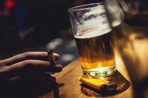 के हुन्छ जब एकसाथ चुरोट र रक्सी सेवन गरिन्छ  ?