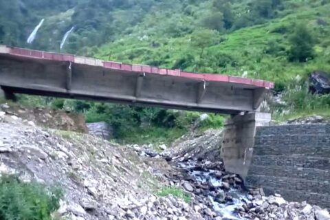 गोरखामा सात बर्षसम्म पनि बनेन अजुवा खोला मोटरेवल पुल     