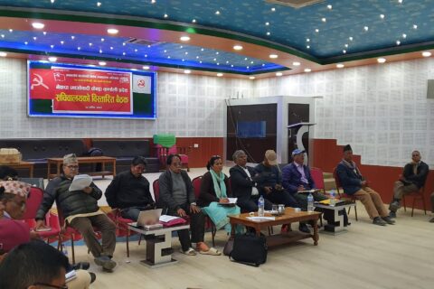 भूकम्प प्रभावित क्षेत्रमा माओवादी केन्द्रका तीन हजार स्वयंसेवक