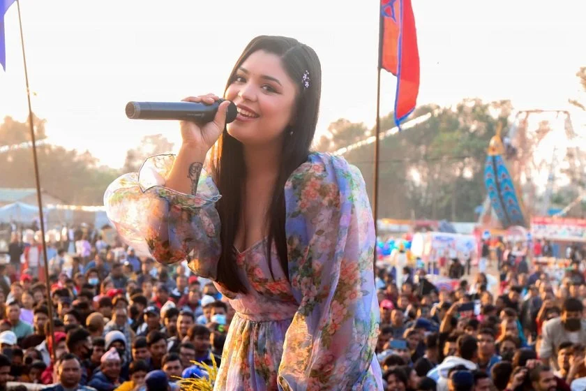 प्रेमको नाटक गर्नेलाई गायिका समीक्षा अधिकारीले दिइन् शुभकामना