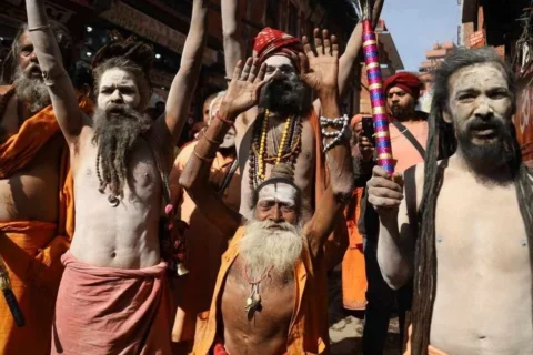 महाशिवरात्रिका लागि पशुपति आइपुगे नागा बाबा