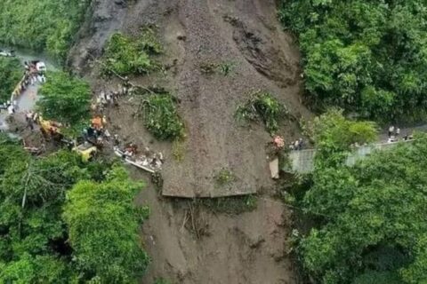 पहिराले बगाउदाँ नारायणगढ–मुग्लिन सडकमा दुईबटा यात्रु वाहक बस बेपत्ता