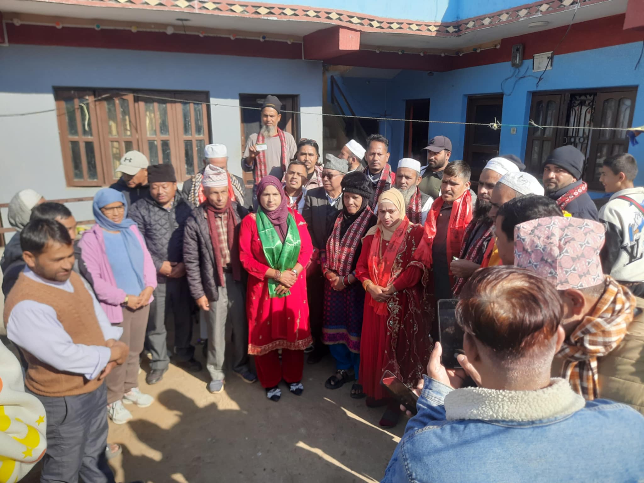गोरखा नगरपालिका-२ मा बिभिन्न पार्टीका क्रियाशिल ७३ नेताकार्यकर्ता माओवादी केन्द्रमा प्रवेश